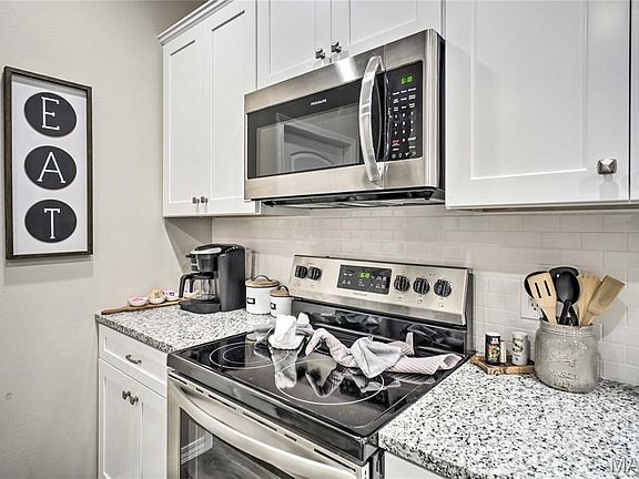 5th image of 3107 Vineyards Pkwy #5