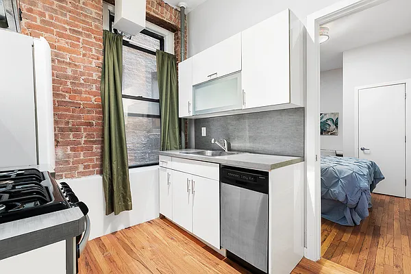 Sold by Corcoran | media 2