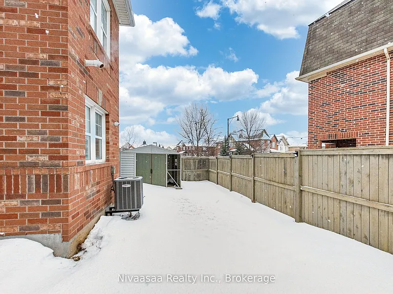 18 Betterton Cres — Photo 39