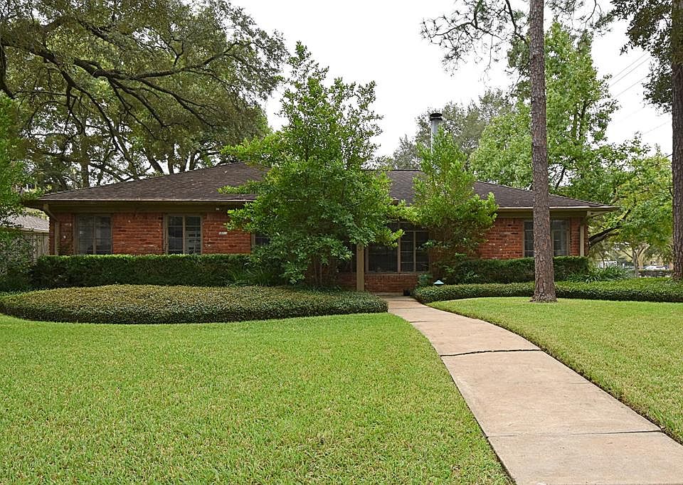 1st image of 3743 Blue Bonnet Blvd