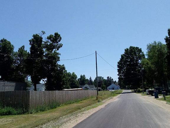 5th image of 4953 Mill St