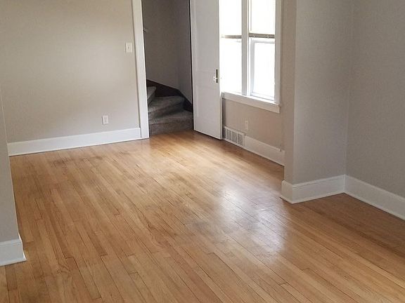 4th image of 391 W 19th St