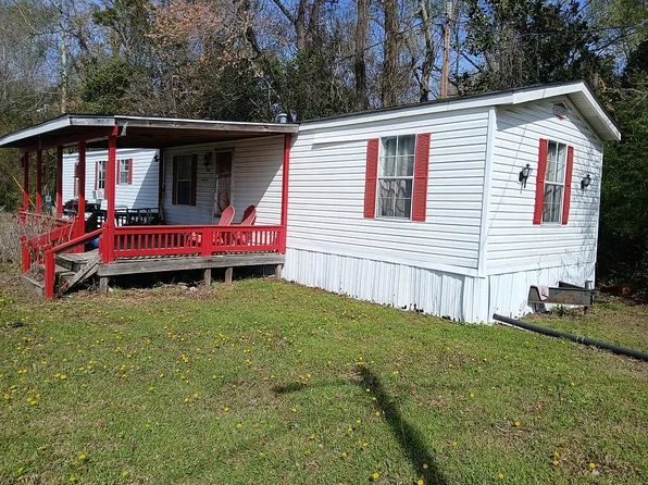 111 Raccoon Ln, Midway Park, NC 28544