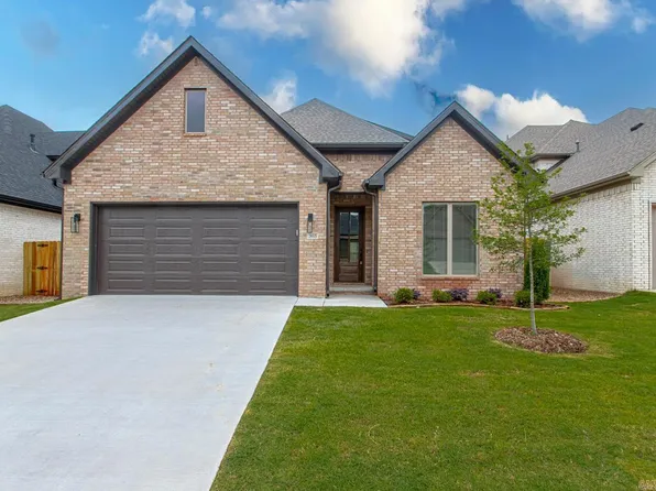303 Kanis Ridge Dr, Little Rock, AR 72223