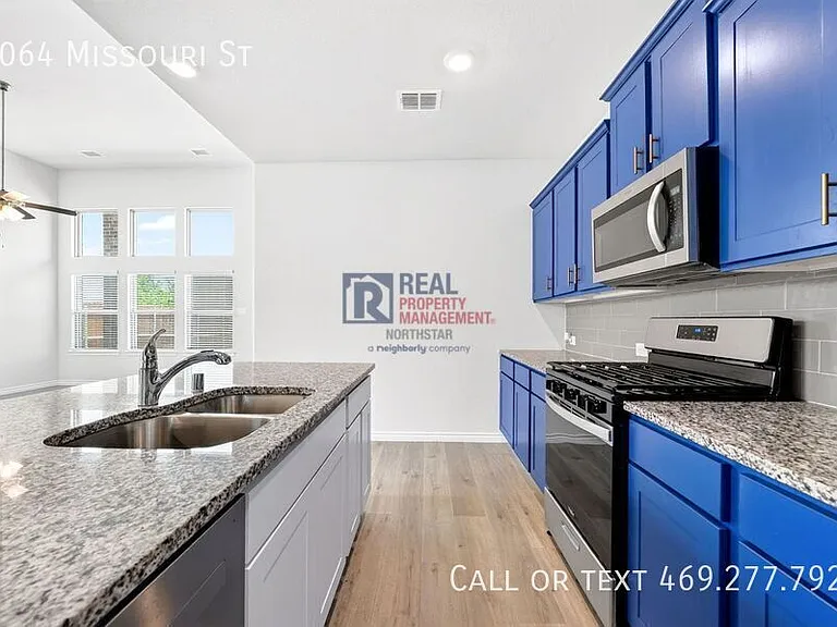 2064 Missouri St — Photo 11