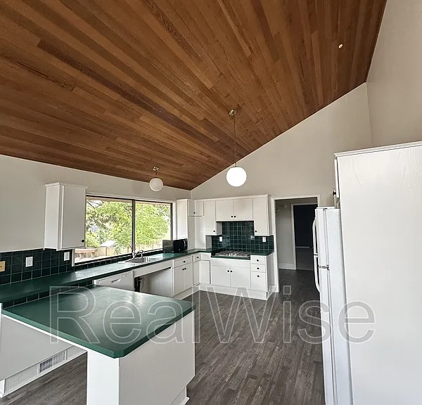 7730 SW Eaker Pl — Photo 16