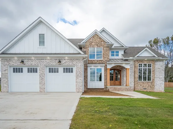 1050 Baylee Cir, Lawrenceburg, TN 38464