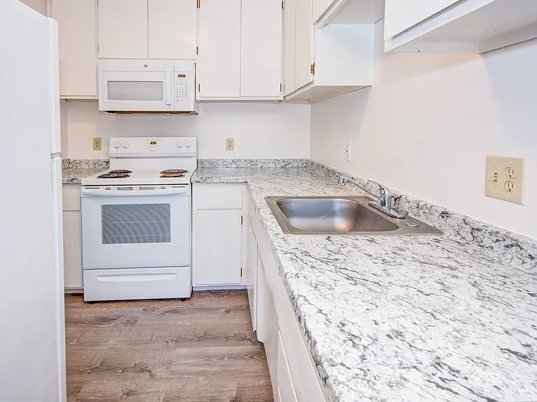 1530 Valle Vista Ave — Photo 1