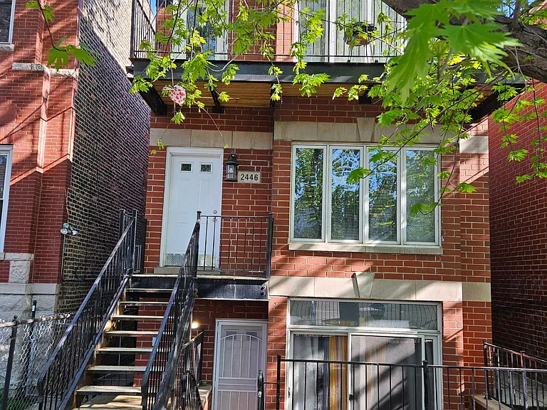 2446 W Arthington St #2 — Photo 2