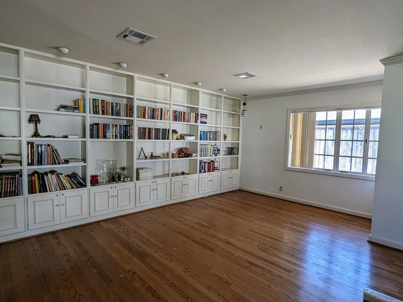 4041 Wickersham Ln — Photo 3