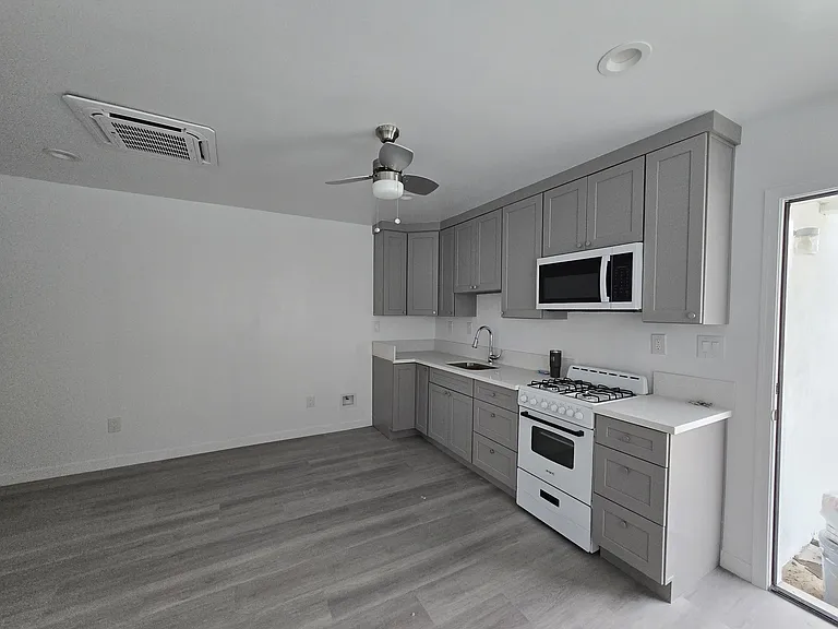 2706 Thornton Ave #B — Photo 3