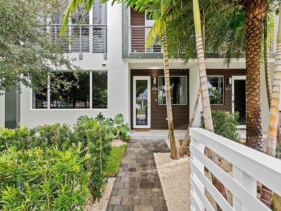 1st image of 700 NE 14th Avenue #204