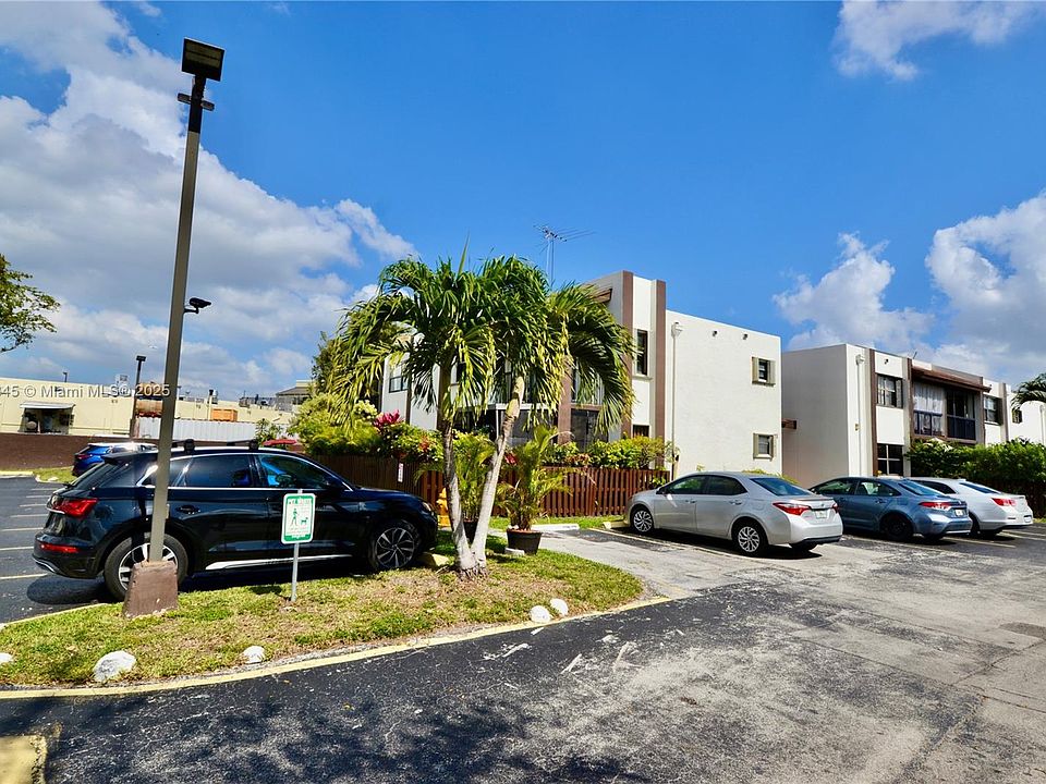 1st image of 571 NW 107th Ave APT 203