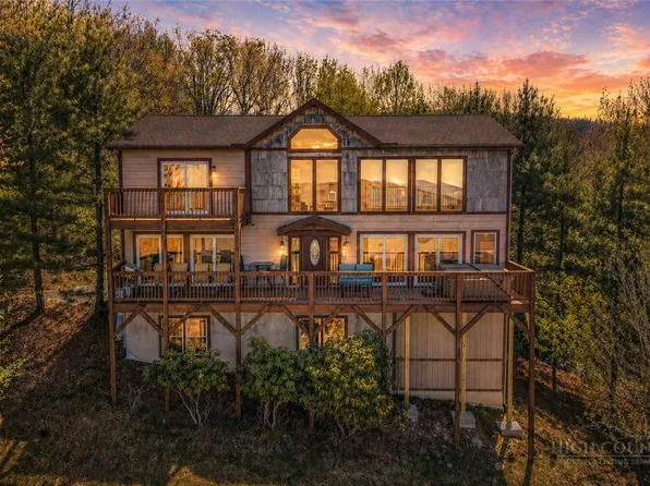 124 W Blueberry Lane, Beech Mountain, NC 28604