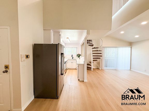 4th image of 4404 Stern Ave APT 6