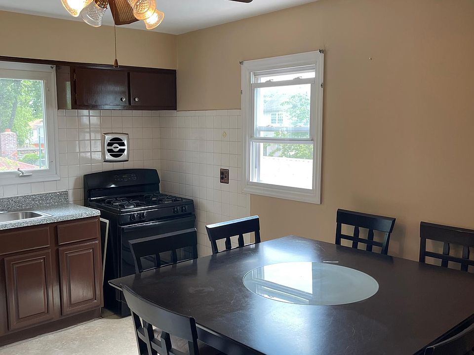 1st image of 34 Kramer St Floor 2