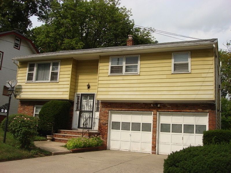2nd image of 129 Summer Ave