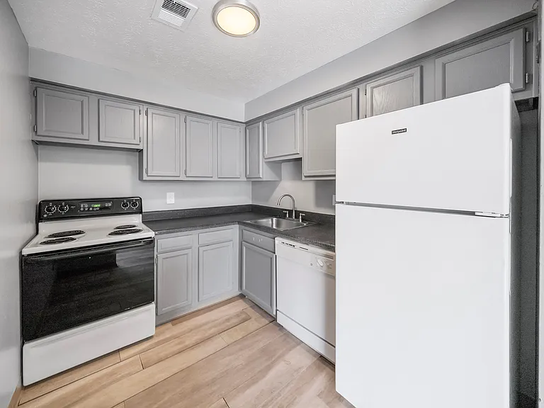 Grandview Pointe — Photo 22