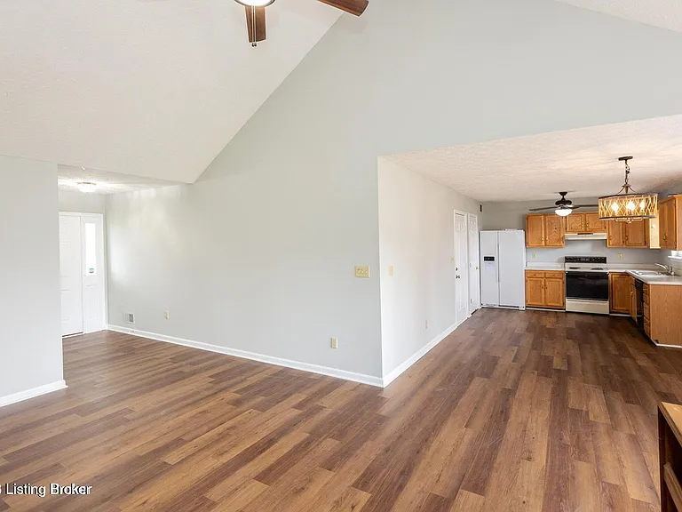 9104 1/2 Fairridge Dr — Photo 6