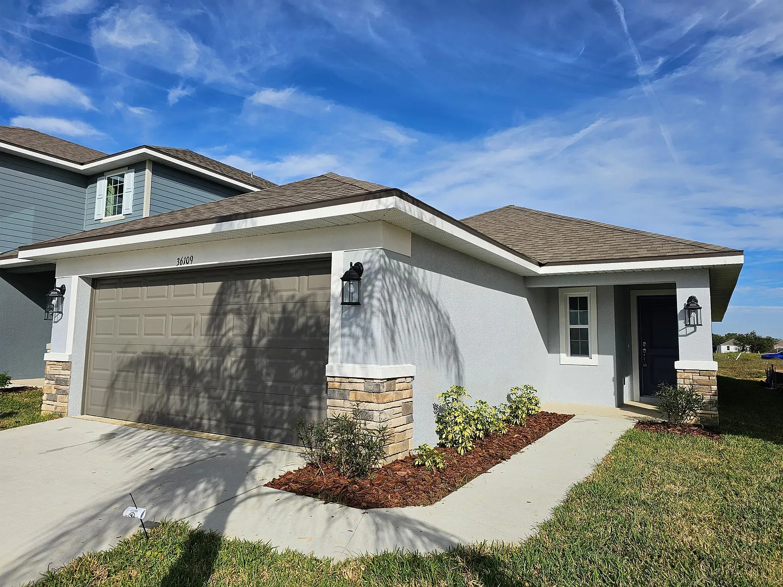 3 bed, 1415 sqft, $1,950 — Photo 1