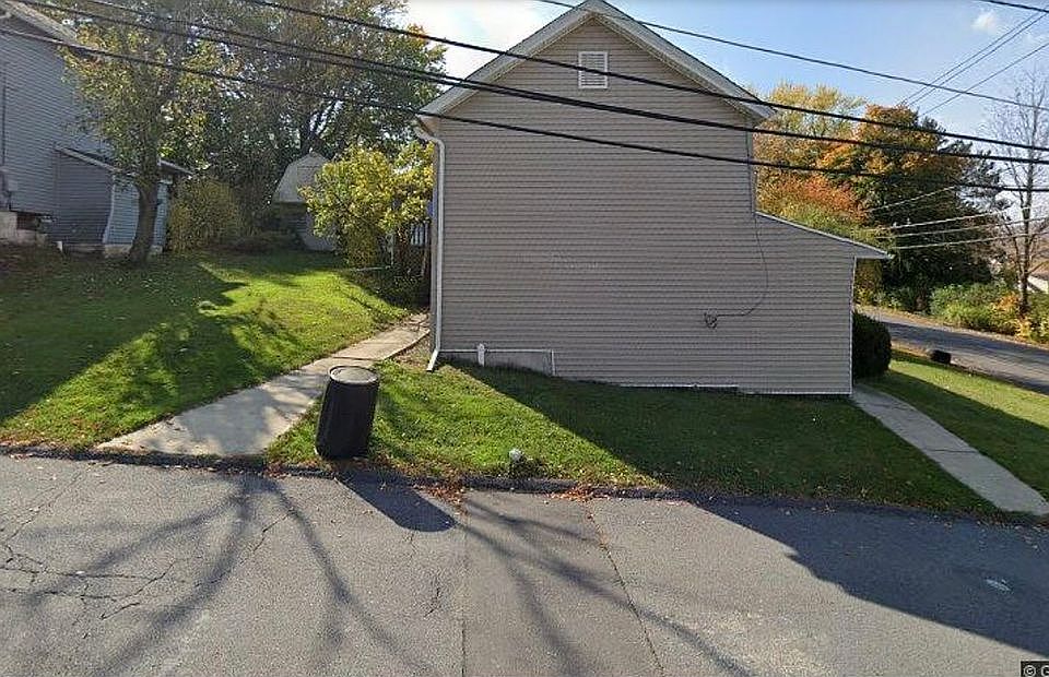 2nd image of 601 E Grant St