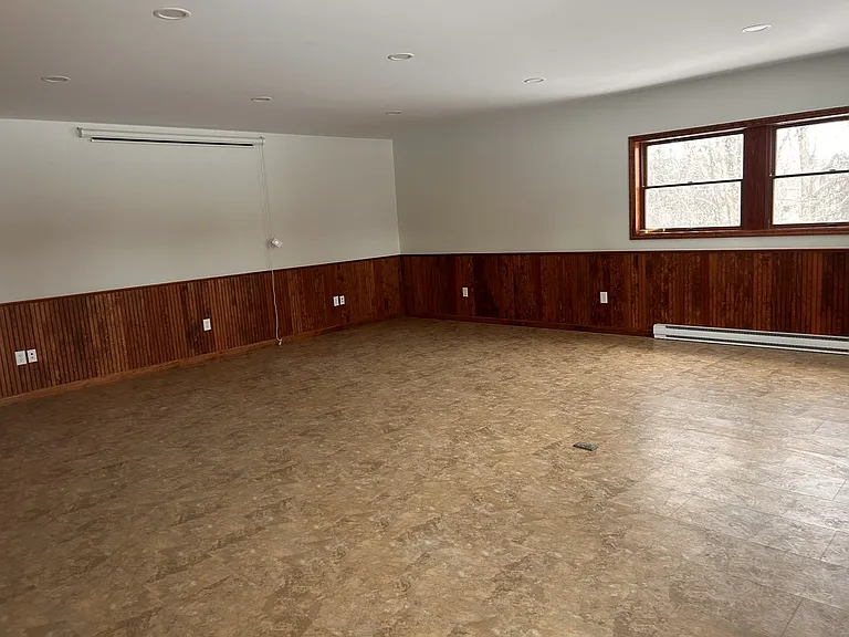 114 Woodview Ln — Photo 16