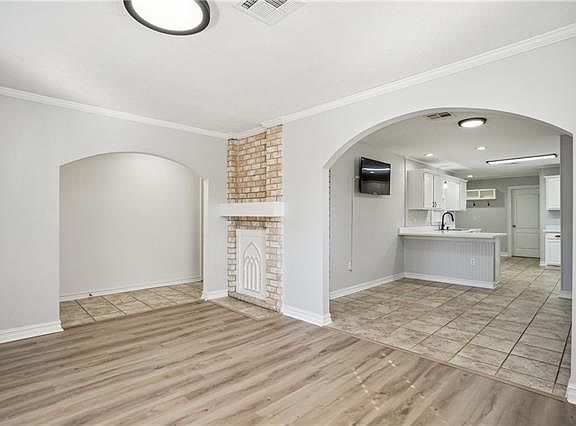 5th image of 2 Schill Ave