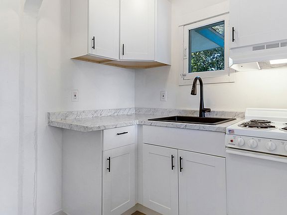 4th image of 444 Stephens Ave #6