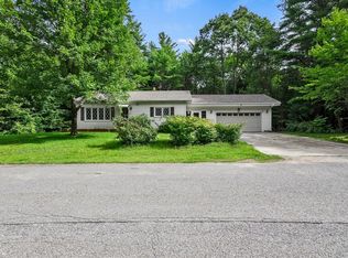 8 Graves Ave, Baldwinville, MA 01436
