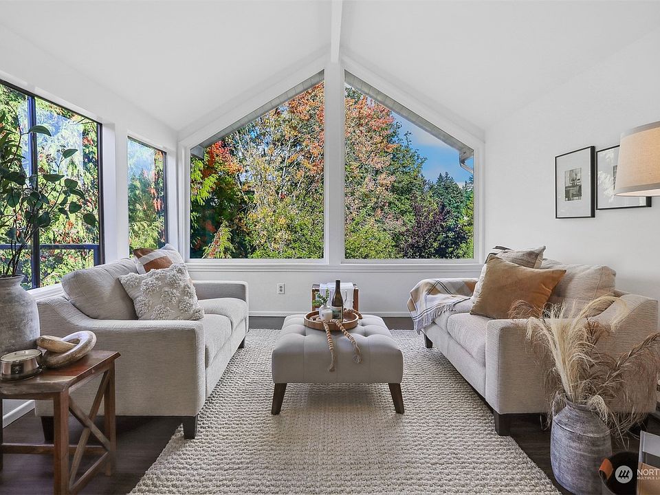1st image of 19414 Aurora Avenue N #301