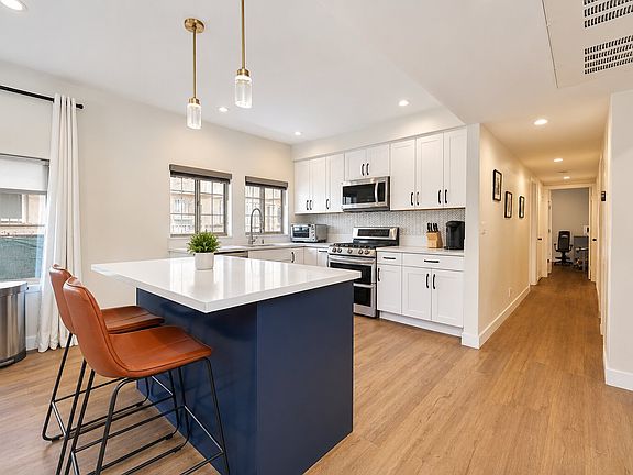 5th image of 1404 S Van Ness Ave #1404