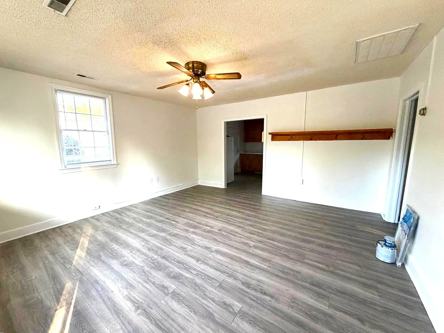 2 bed, 960 sqft, $1,350 — Photo 2