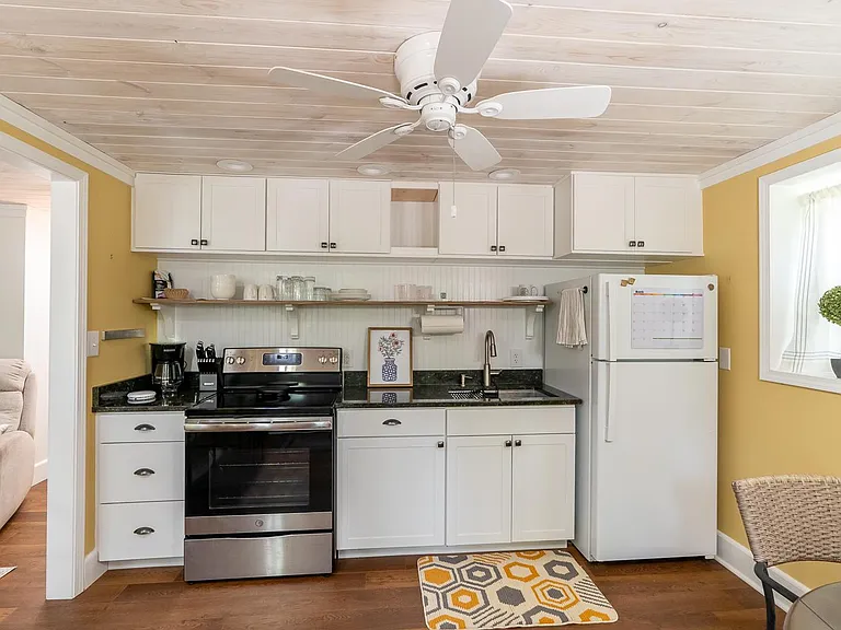 71 Linden Ave #4 — Photo 3
