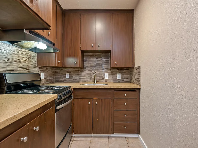 1715 Harvard Ave #4 — Photo 12