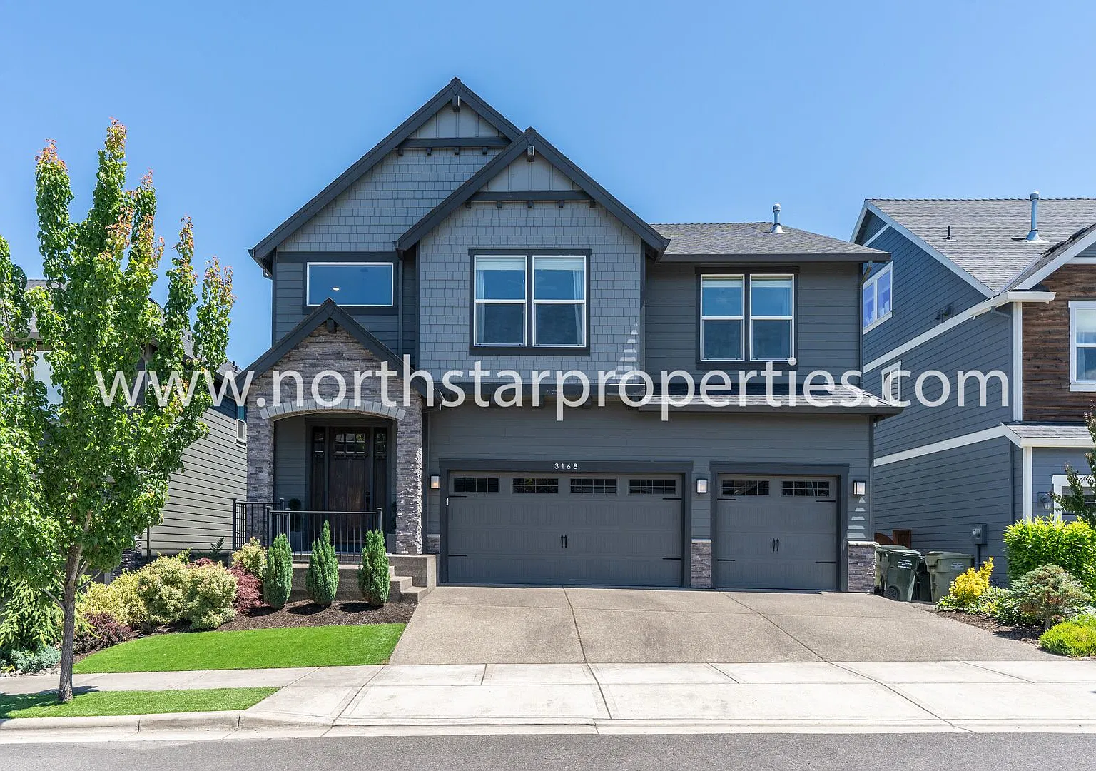 Stunning Like-New Bonny Slope Residence with Sweeping Views — Photo 1