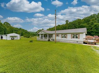 1318 Marquess Rd, Tunnelton, WV 26444