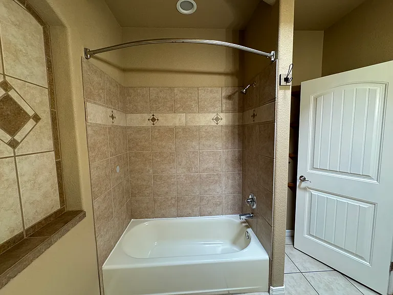 682 La Melodia Dr — Photo 27