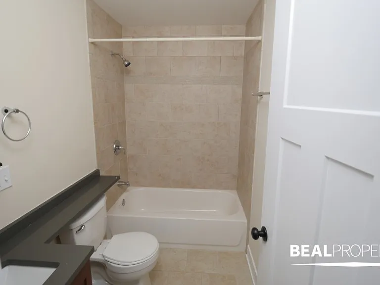 555 W Arlington Pl #405 — Photo 9