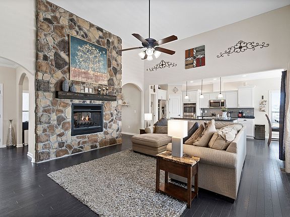 5th image of 111 Overcrest Ct