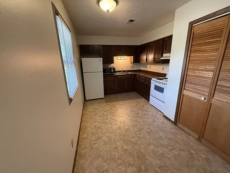 3743 N 250 W — Photo 4
