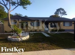 8275 Jacaranda Ave, Seminole, FL 33777