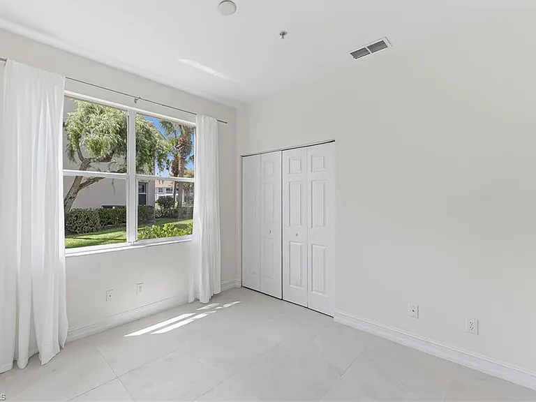 800 Carrick Bend Cir — Photo 21