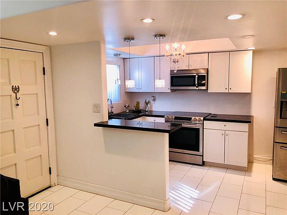 5th image of 4618 Grand Dr Unit 3