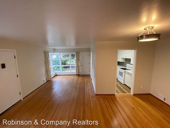 4th image of 805 Roble Ave #1