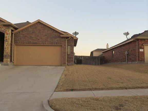 3rd image of 715 Bayou Dr