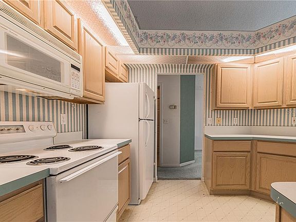 5th image of 6125 Mariner Blvd