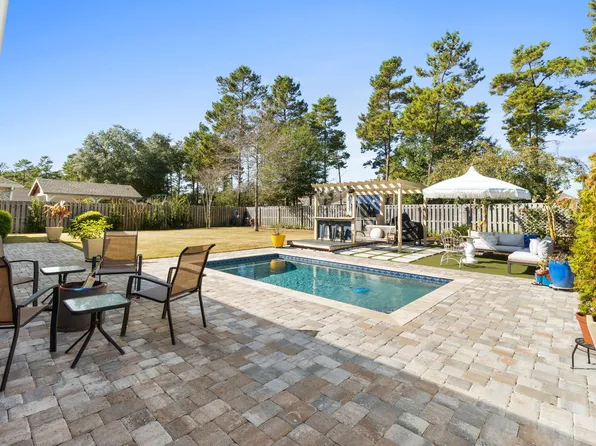 160 Sweet Tea Ln, Freeport, FL 32439