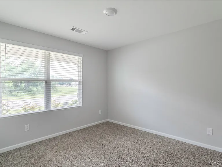 7621 Shaddix St — Photo 5