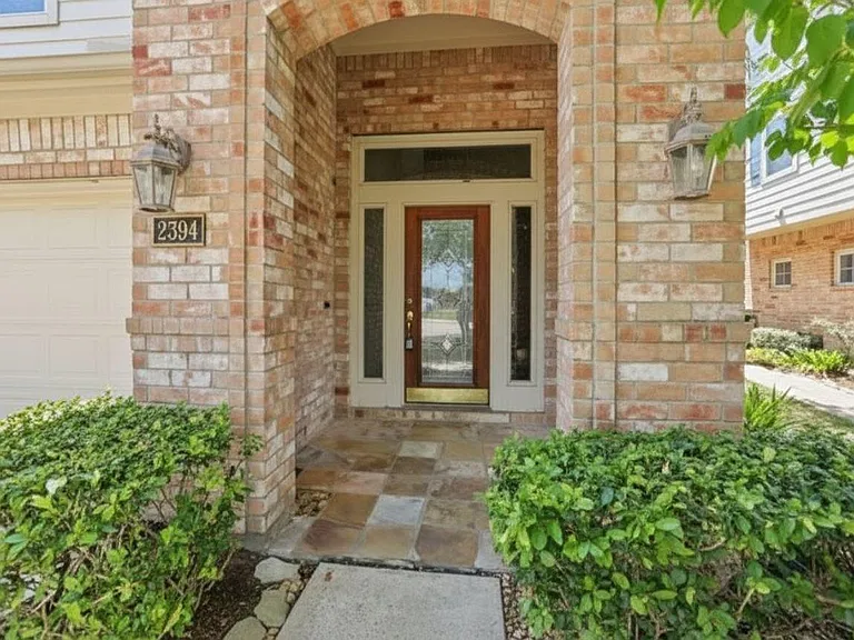 2354 Waterford Park St — Photo 2