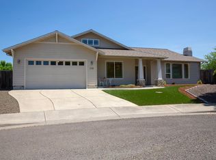 140 Andi Ct, Talent, OR 97540